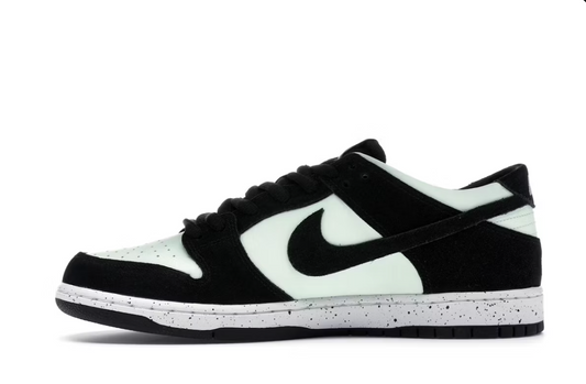 Nike SB Dunk Low Barely Green